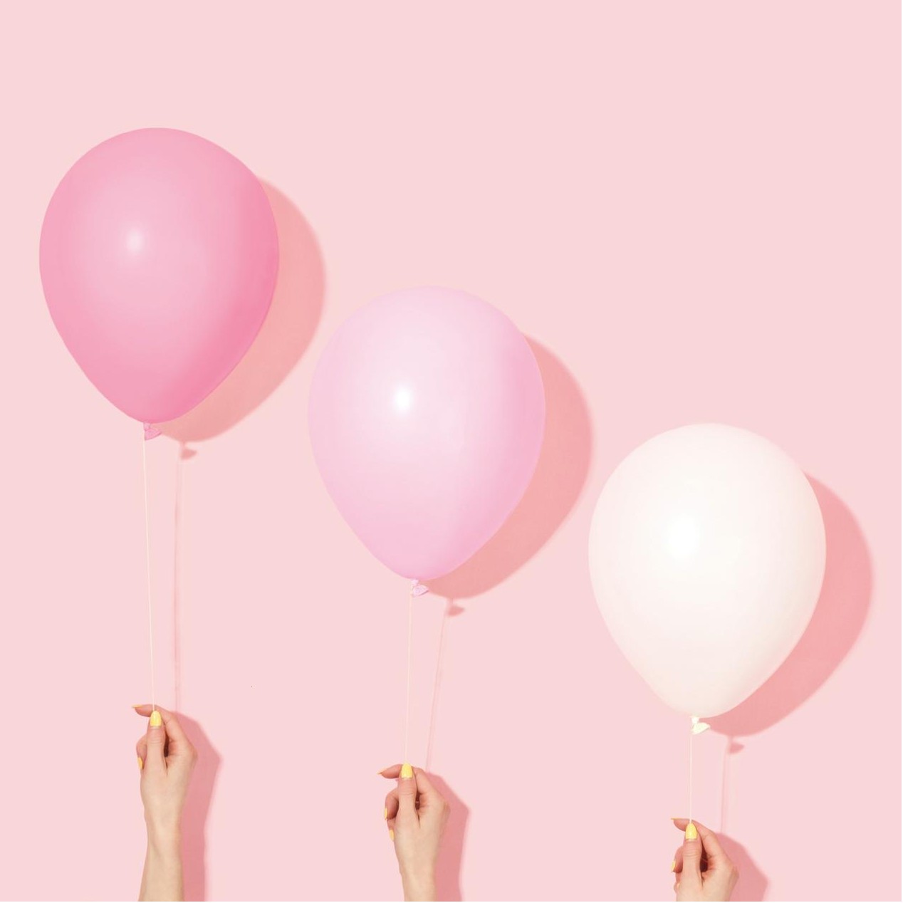 Equipo instalando señalética